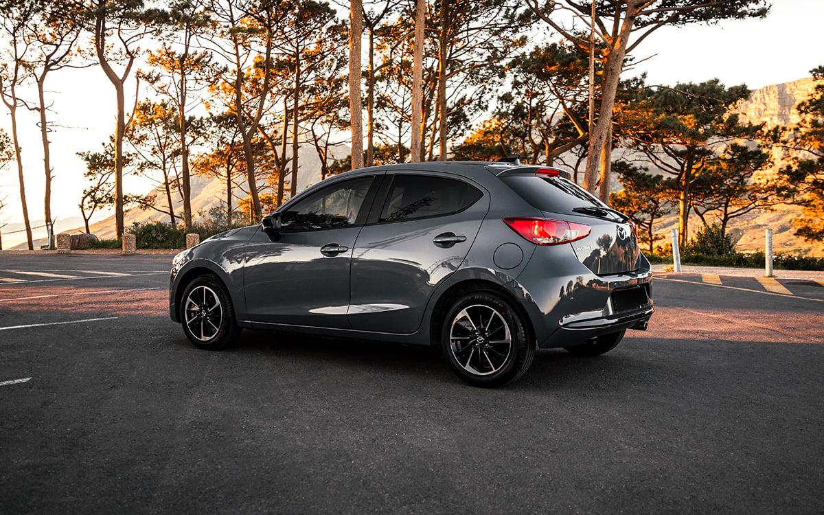 1_mazda2_1200x750px